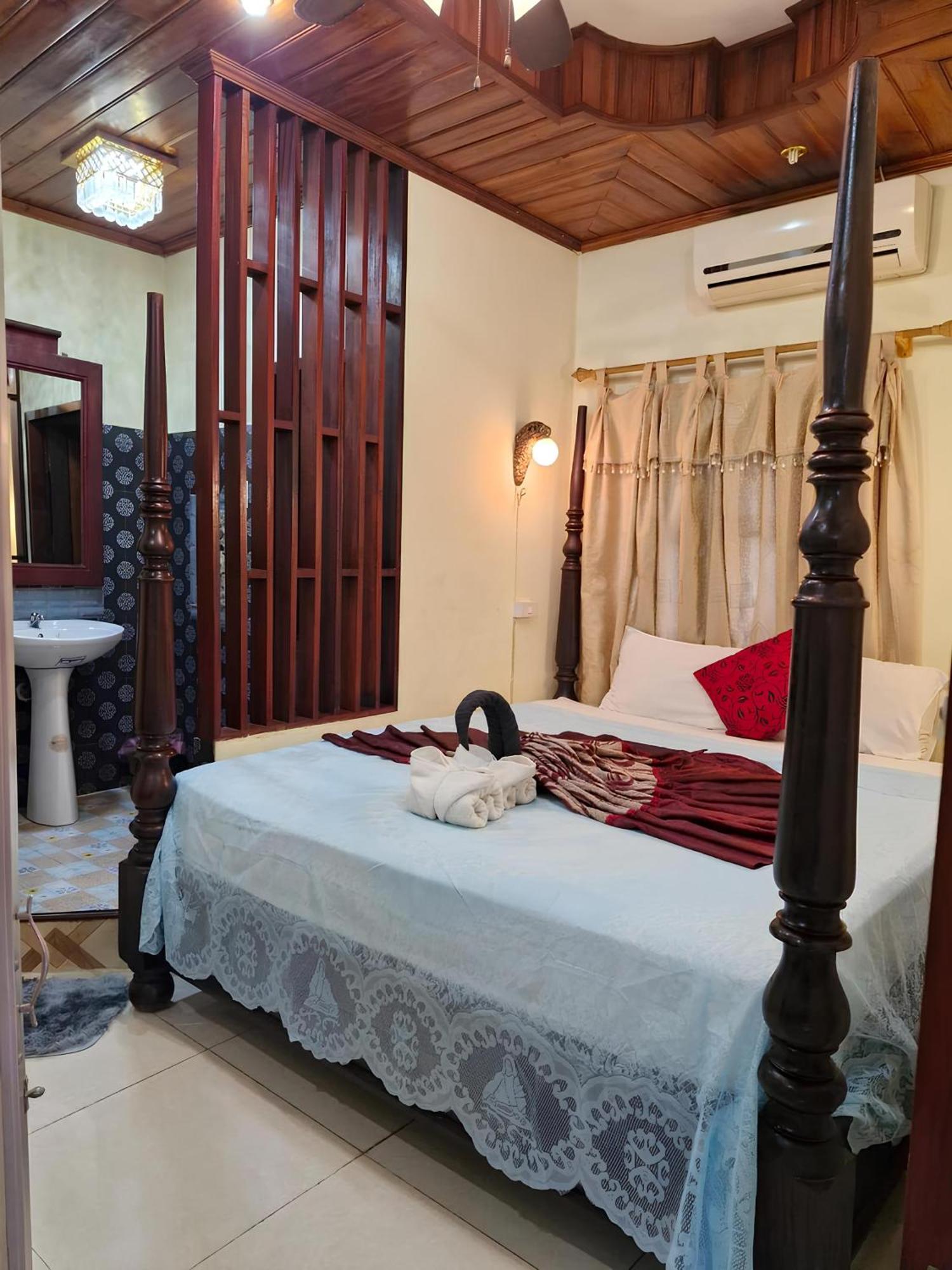 Sakura Wood House Hotel Luang Prabang Eksteriør billede